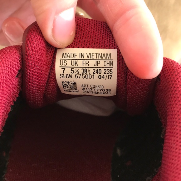 Vintage style Adidas tennis shoes - Picture 4 of 4